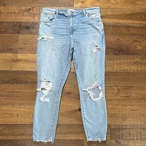 Abercrombie & Fitch Light Blue Distressed Cropped Jeans